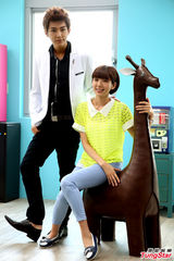 组图：炎亚纶为郭雪芙做心肺复苏 遭粉丝威胁