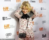 组图：《美好的时光》首映 阿尔丹搭貂皮显贵气