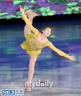 组图：韩国冰上公主金妍儿退役办纪念表演