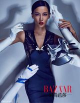 组图：张蓝心露背性感写真摩登女神气质