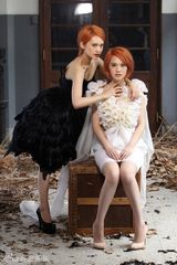 组图：杨丞琳写真化身温柔天使 薄纱隐秀美肩