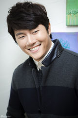 高清组图：韩星在熙对话新浪娱乐