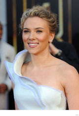 高清组图：《钢铁侠2》首映 唐尼献吻帕特洛