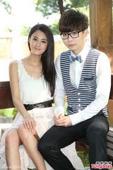 组图：胡夏和人妻宋纪妍跳舞 称电力太强