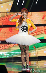 组图：《M Countdown》FTIsland回归荣获第一