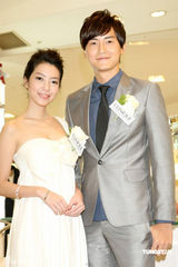 高清组图：郑元畅代言护肤品 自曝喜欢白皙女孩