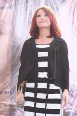 组图：“神木与瞳”黄美珍单飞发片