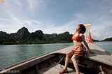 组图：日剧女星释由美子泳装写真 长腿美胸身姿窈窕