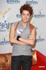 组图：吴克群来港宣传新专辑没见绯闻女友钟欣桐