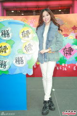 组图：唐宁育儿注重身教 黄芷晴望跟前辈合作