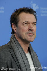 高清：《未知》发布会 黛安-克鲁格红裙娇艳受热捧