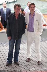 组图：《锅匠裁缝士兵间谍》发布 影帝费尔斯受瞩目