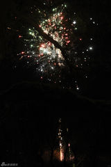 组图：宋宁齐溪婚礼纪录 光影交错恍如电影大片