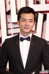 组图：姚元浩隔空索假期共欢 王心凌甜笑回应