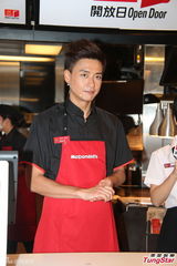 组图：黄宗泽力挺旧爱胡杏儿 不信对方拉低收视