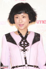 组图：徐子珊真空上阵出席时尚杂志庆典