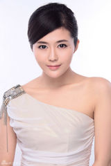 组图：汤晶媚《假如没有你》热映 天使魔鬼并存