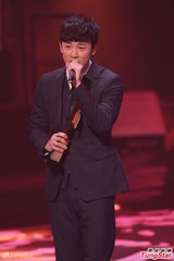 组图：容祖儿九夺劲歌金曲歌后 林峰获最受欢迎