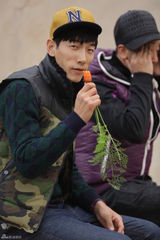 组图：爸爸第八期海量图 萌娃照顾老人暖心窝