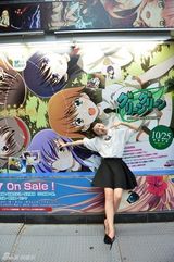 组图：周冬雨赴日灵动出镜 体验动漫文化之旅