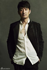 组图：郭晓冬时尚写真 沧桑大叔显成熟魅力