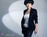 高清组图：颜丙燕展示“男人装” 中性礼服成熟干练