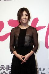 高清组图：张根硕允儿等宣传《爱情雨》十足养眼