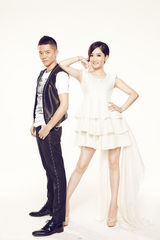 组图：凤凰传奇演唱会票房破九成 写真大片曝光