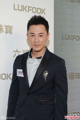 组图：电眼女娃迷倒林峰 萌生当爸念头