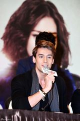 高清组图：众星出席韩剧《一年十二个男人》发布会