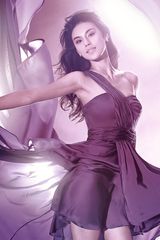 组图：女星韩丹彤拍摄杂志大片 变身性感尤物