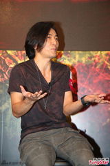 组图：郑伊健心疼老婆禁熬夜 拒生宝宝没动摇