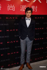 组图：陈柏霖鼓励选手自信 理想情人要独一无二