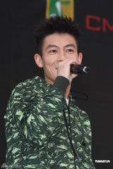 高清组图：陈冠希发新碟 不求销量只望被倾听心声