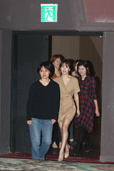 高清组图：宋慧乔携手南智贤出席《今天》首映式