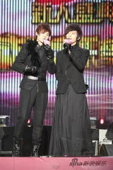 幻灯：新人盛典曾轶可大热 张震岳大张伟扮新人抢奖