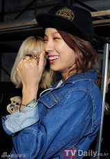 组图：韩星李孝利朴诗妍等出席首尔时装周活动