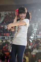 高清图：少女时代倾情开唱 载歌载舞活力四射