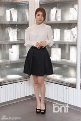 组图：missA秀智出席活动 白衣黑裙甜美可人