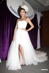 组图：黄智雯浪漫演绎婚纱 觅男友不分圈内圈外