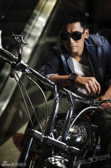 组图：于晓光拍摄主题写真 演绎心灵寻找与回归