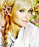 高清组图：海顿-潘妮蒂尔登杂志封面 笑颜如花甜美动人