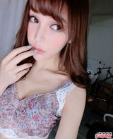 组图：北舞校花浓妆美瞳似Angelababy 大秀劈腿