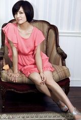 组图：曹曦文变身“甜蜜教主” 演绎夏末缤纷浪漫