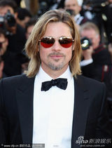 组图：皮特戛纳走秀长发黑超显帅气