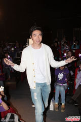 组图：俞灏明变萌兔挑逗粉丝 有望回归主持