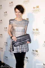 幻灯：莫文蔚与姚晨梁咏琪斗艳 新片大卖心情靓 