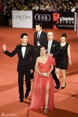 组图：秦海璐成金马奖最佳编剧 自己为自己颁奖