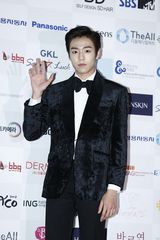 独家高清：李玹雨郑宇等亮相亚洲模特颁奖典礼