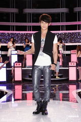 组图：庾澄庆新节目改当红娘 与隋棠被凑对显尴尬